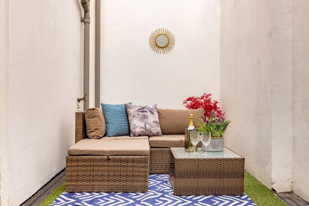 Wild Roses Serviced Apartments - Borough Londra Exterior foto