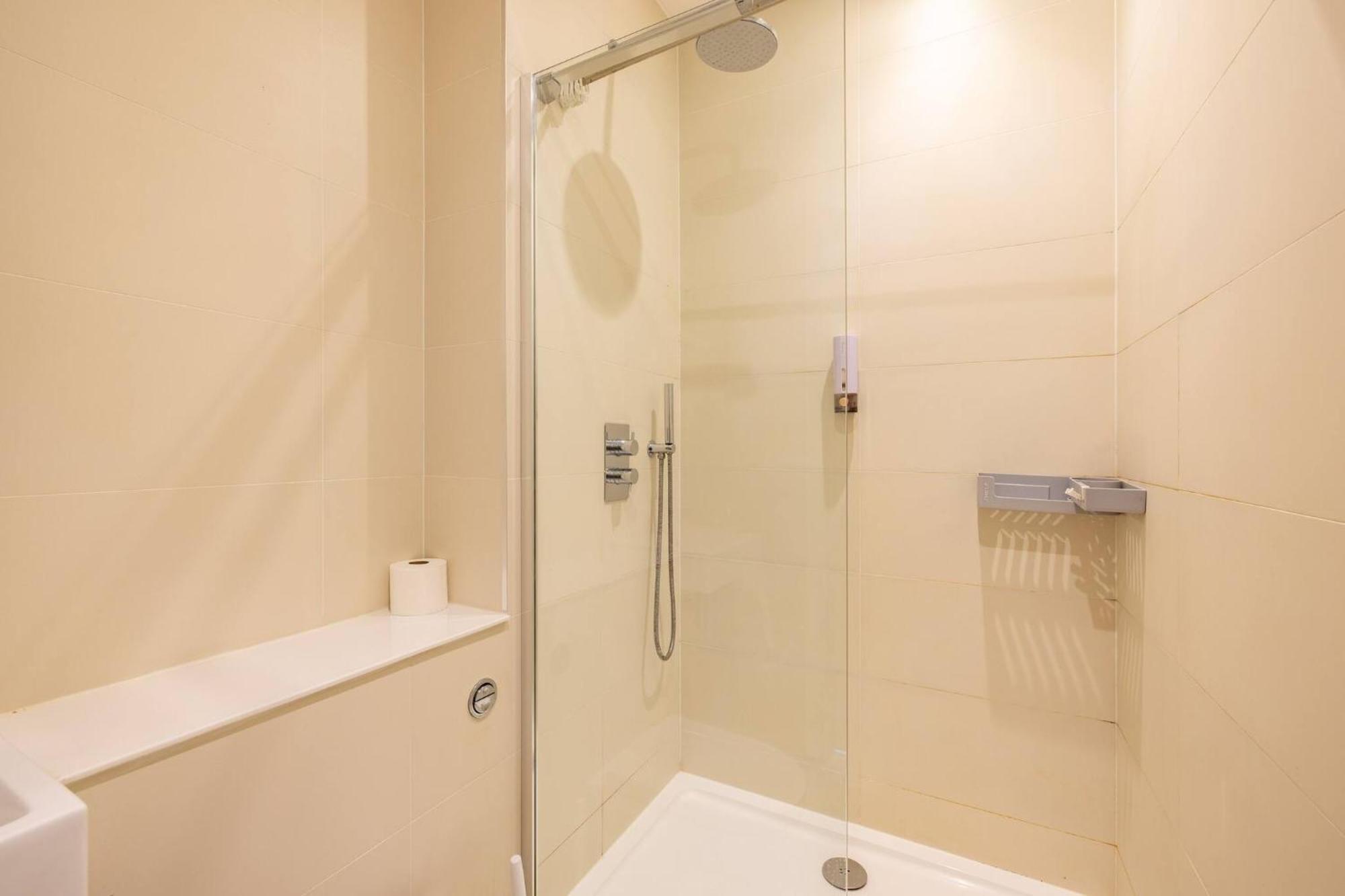 Wild Roses Serviced Apartments - Borough Londra Exterior foto
